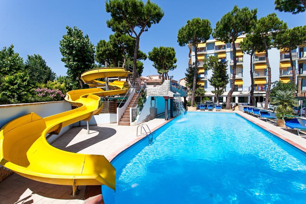 Hotel Fabrizio Rimini Exterior foto